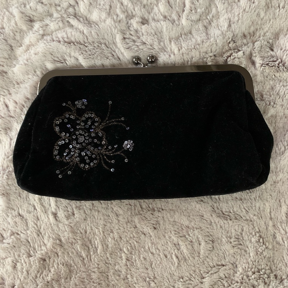 Express black velvet clutch w/small beaded detailing. VEUC.